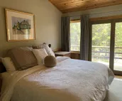 Private, Spacious Retreat 5 minutes South of Wilson! Discounts for long stays!