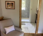 Private, Spacious Retreat 5 minutes South of Wilson! Discounts for long stays!