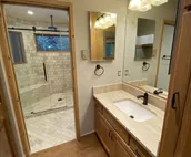 Private, Spacious Retreat 5 minutes South of Wilson! Discounts for long stays!