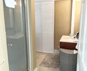 1860's Colonial House Near Downtown and Beaches!