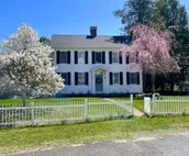 1860's Colonial House Near Downtown and Beaches!