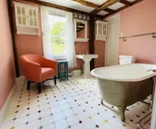 1860's Colonial House Near Downtown and Beaches!