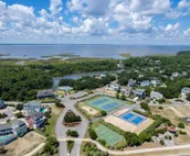 Golden Dunes  Oceanside, Private Heated Pool, Dogs Welcome, Hot Tub