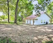 Pet-Friendly Hideout on Wolf Creek at Grand Lake!