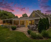 Lakeshore Cottage