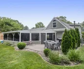 Lakeshore Cottage