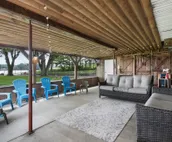 Lakeshore Cottage