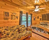 Cabin w/ Hot Tub: 4 Mi to Broken Bow Lake!