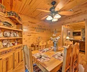 Cabin w/ Hot Tub: 4 Mi to Broken Bow Lake!