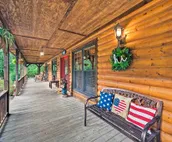 Cabin w/ Hot Tub: 4 Mi to Broken Bow Lake!