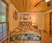 Cabin w/ Hot Tub: 4 Mi to Broken Bow Lake!