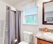 New, Dog-Friendly Home 3 Blocks from Long Sands Beach w/ AC, Patio, Laundry!