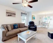 New, Dog-Friendly Home 3 Blocks from Long Sands Beach w/ AC, Patio, Laundry!