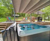 Cozy Eucha Cottage At Grand Lake w/ Hot Tub!
