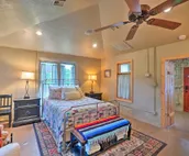 Enchanting Hilltop Cottage in Medicine Park!