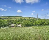 Enchanting Hilltop Cottage in Medicine Park!
