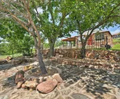 Enchanting Hilltop Cottage in Medicine Park!