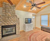 Charming Hilltop Cottage in Medicine Park!