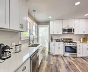Family Home - Walk to Geneva Lake & Restaurants!