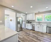 Family Home - Walk to Geneva Lake & Restaurants!