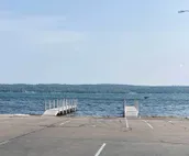 Family Home - Walk to Geneva Lake & Restaurants!