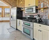 Grand Historic Mansion| Sleeps 18|Waterfront Decks