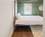 Colorful 6BR Duplex Apt Midtown AC near Boardwalk