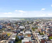 Colorful 6BR Duplex Apt Midtown AC near Boardwalk