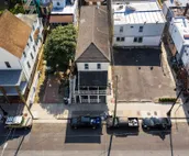 Colorful 6BR Duplex Apt Midtown AC near Boardwalk