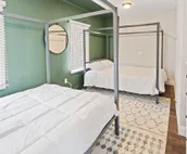 Colorful 6BR Duplex Apt Midtown AC near Boardwalk
