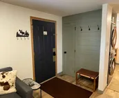 600 Sqft Extended-Stay Cabin sleeps 4, adjacent to beautiful Pine Creek