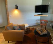 600 Sqft Extended-Stay Cabin sleeps 4, adjacent to beautiful Pine Creek