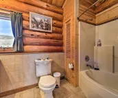 Exquisite Log Home with Lander Valley Views!
