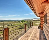 Exquisite Log Home with Lander Valley Views!