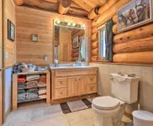 Exquisite Log Home with Lander Valley Views!
