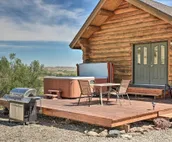Exquisite Log Home with Lander Valley Views!