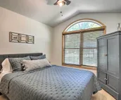 Upscale Family Cottage < 1 Mi to Higgins Lake