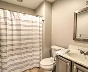 Upscale Family Cottage < 1 Mi to Higgins Lake