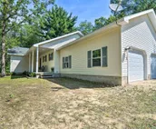 Upscale Family Cottage < 1 Mi to Higgins Lake