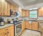Upscale Family Cottage < 1 Mi to Higgins Lake