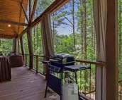 Stunning Luxury Cabin w/ Hot Tub and Fire Pit, "Holy Shiplap" is Perfect Romanti