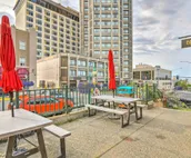 Modern Downtown Apt - Walk to Parks + Cafes!