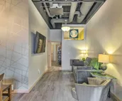 Modern Downtown Apt - Walk to Parks + Cafes!