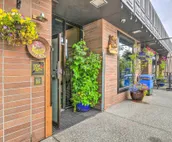 Modern Downtown Apt - Walk to Parks + Cafes!
