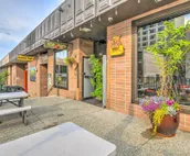 Modern Downtown Apt - Walk to Parks + Cafes!