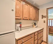 Spacious Family Glenwood Estates Home w/ Hot Tub!