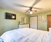 Spacious Family Glenwood Estates Home w/ Hot Tub!