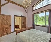 Charming Apartment w/ Great Outdoor Space!
