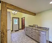 Charming Apartment w/ Great Outdoor Space!