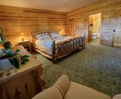Grandpa’s Place. Exclusive, Stunning, Private Log Home. Firepit & Pond